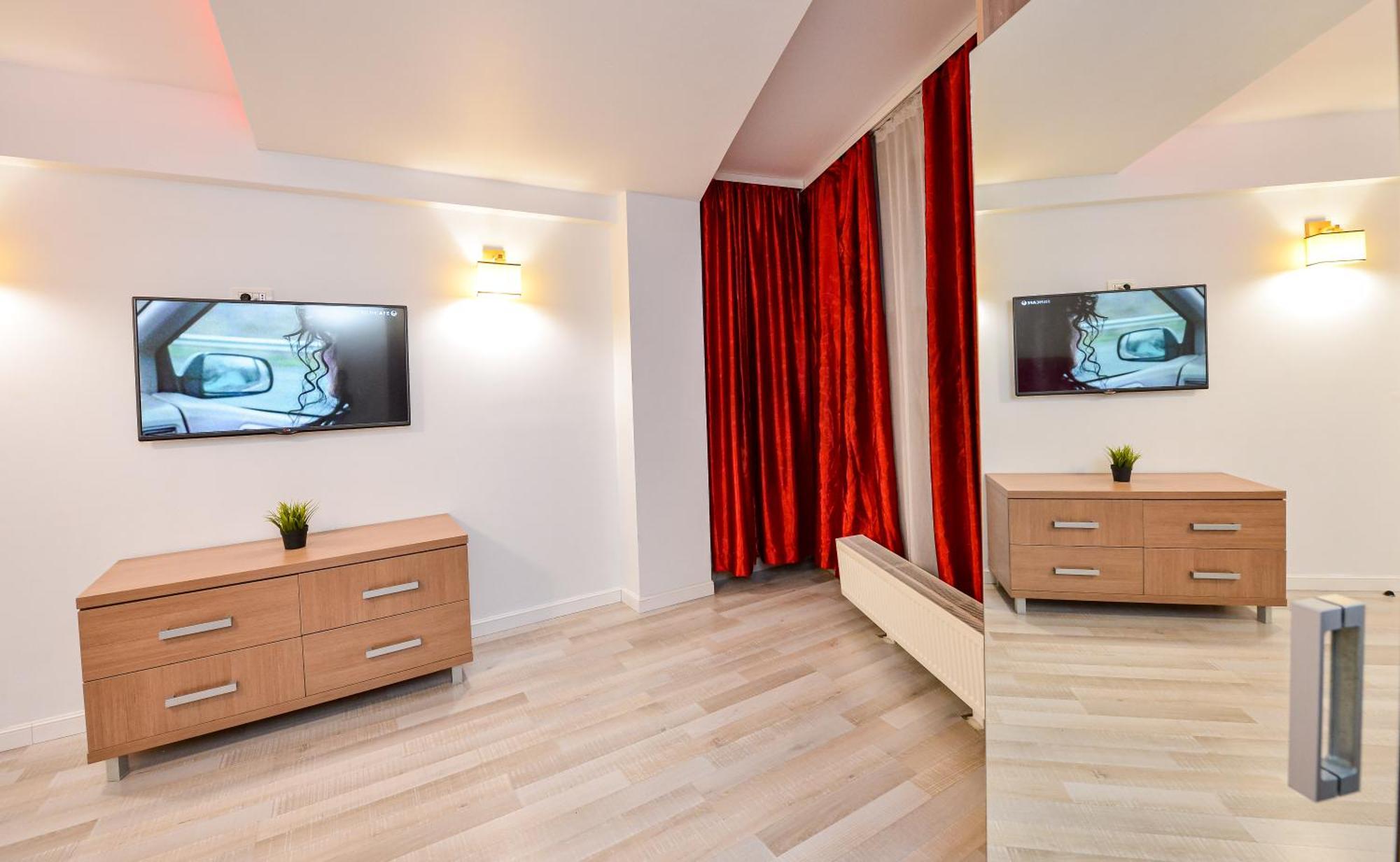 Dracula Adventure Tours Accommodation Бухарест Экстерьер фото