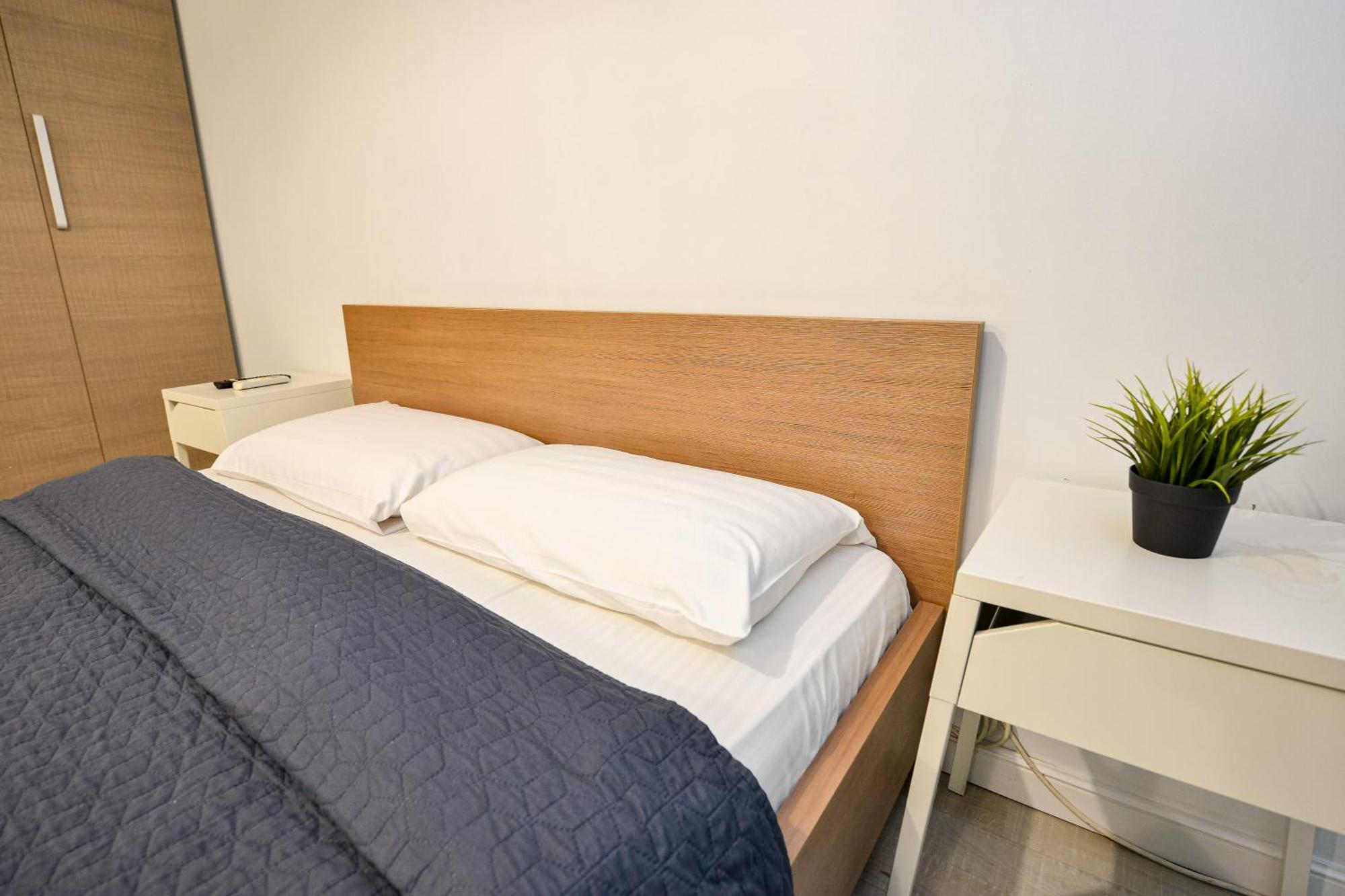 Dracula Adventure Tours Accommodation Бухарест Экстерьер фото