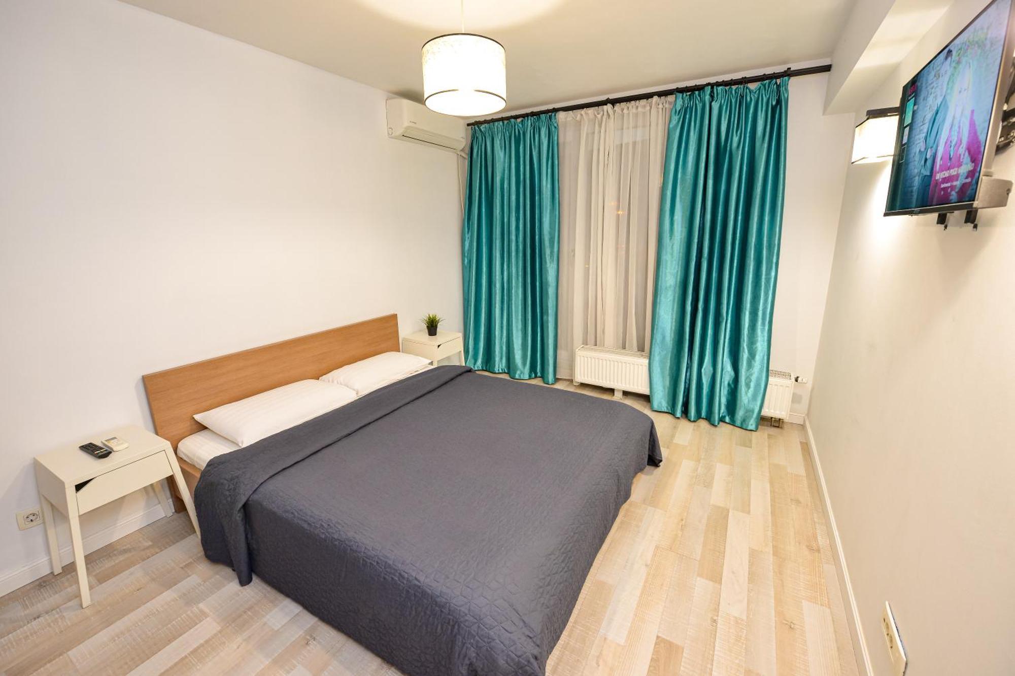 Dracula Adventure Tours Accommodation Бухарест Экстерьер фото