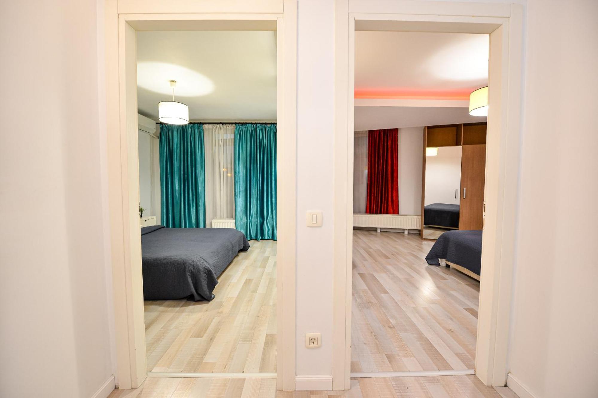 Dracula Adventure Tours Accommodation Бухарест Экстерьер фото