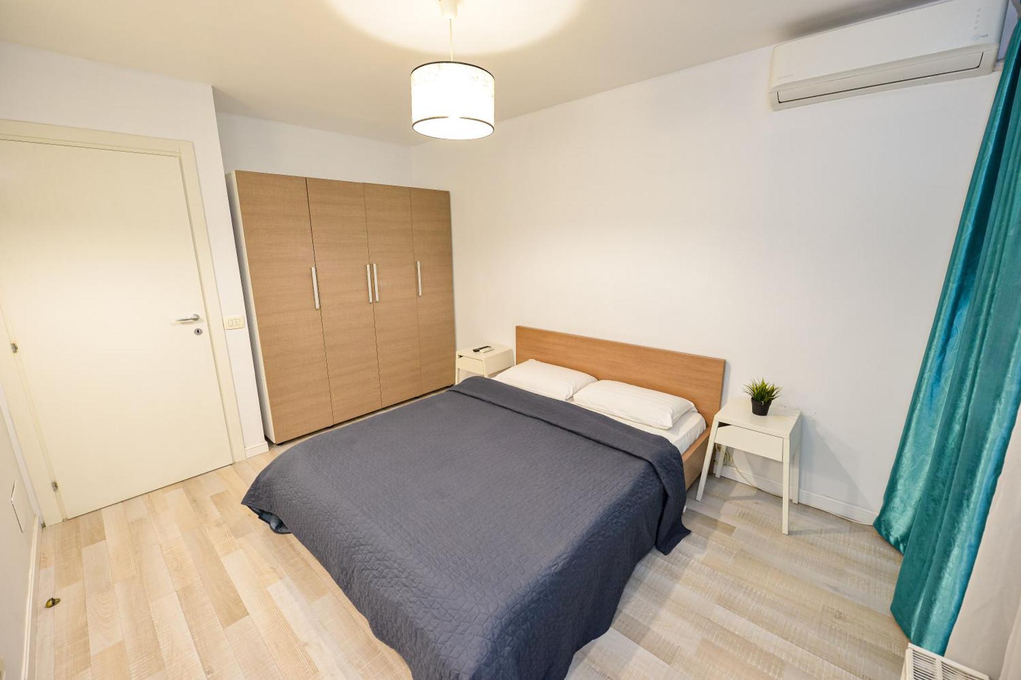 Dracula Adventure Tours Accommodation Бухарест Экстерьер фото